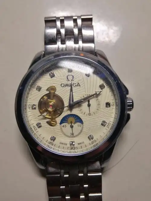 此款欧米茄五针日月星辰男表市价多少?