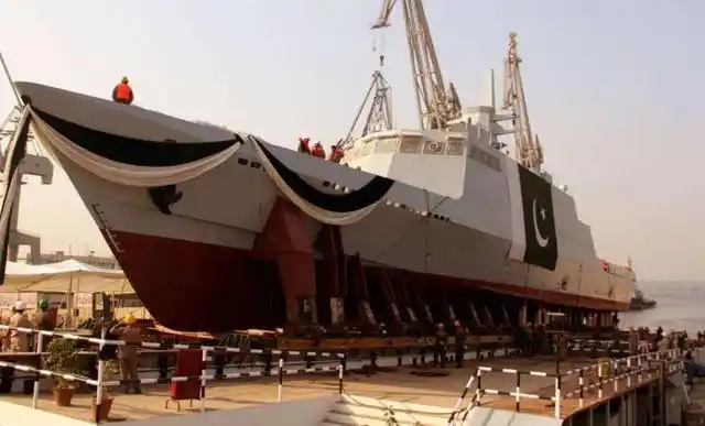 图片:巴基斯坦海军第四艘阿兹玛特级导弹艇下水.