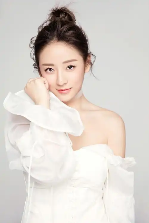 丁一一演员的成长之路唯有努力才有归处