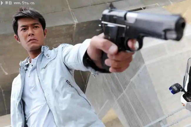 古天乐高清图片拿手枪图片