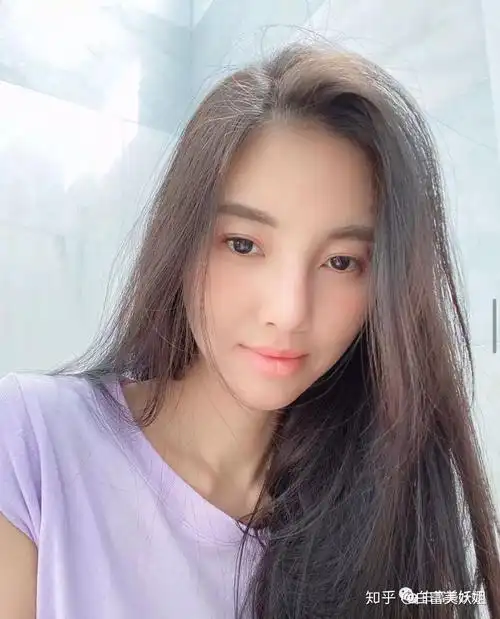 还晒出和李仕凡及前夫儿子甜蜜出游照,力证婚姻幸福.