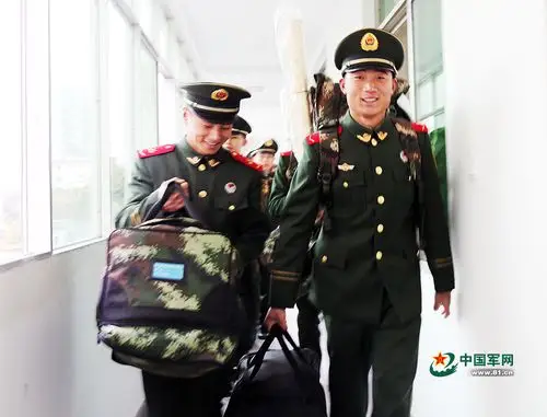 新战士来了老兵的温暖到了组图34