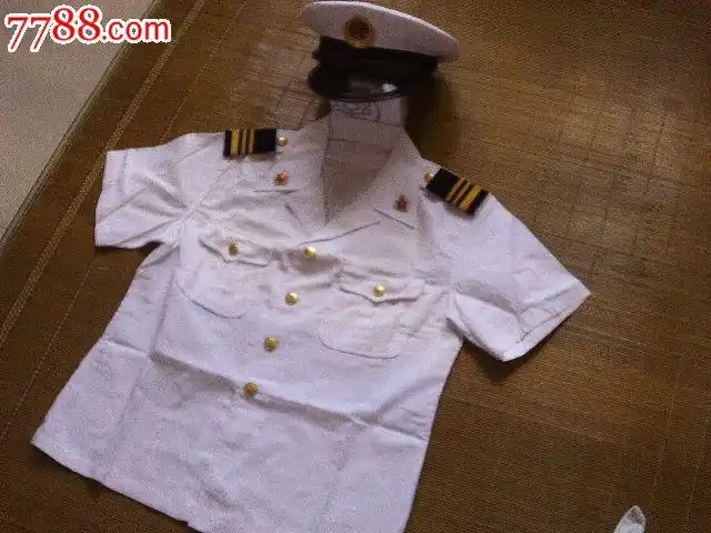 87海军士兵大檐帽和夏短袖衬衣