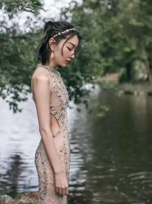 32岁周冬雨被质疑面相变了,网友直呼变老变凶了,越看越像小老太