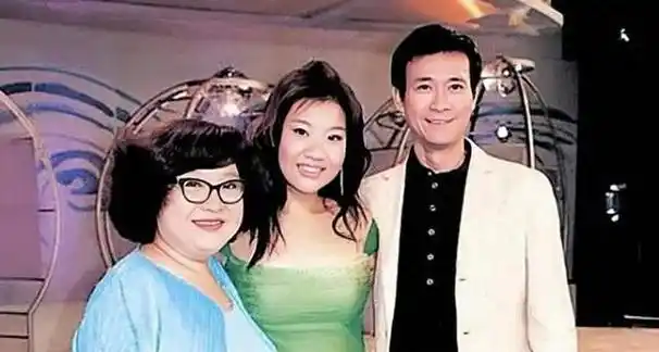 郑少秋长女自杀身亡,妻子官晶华揭秘内幕,曝光绝密细节!