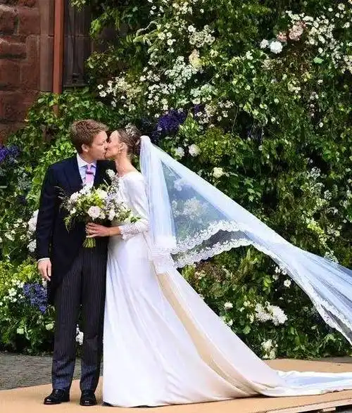 新娘戴家族祖传王冠,王室来了威廉和尤金妮_威斯敏斯特_婚礼_奥利维亚