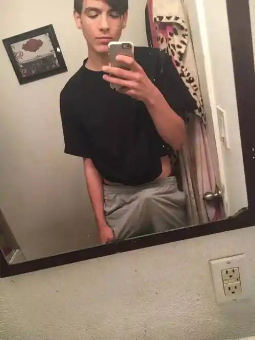 网络,但男人晒尺寸还是排名前列次见女人晒傲人胸部见多了▼吓傻了