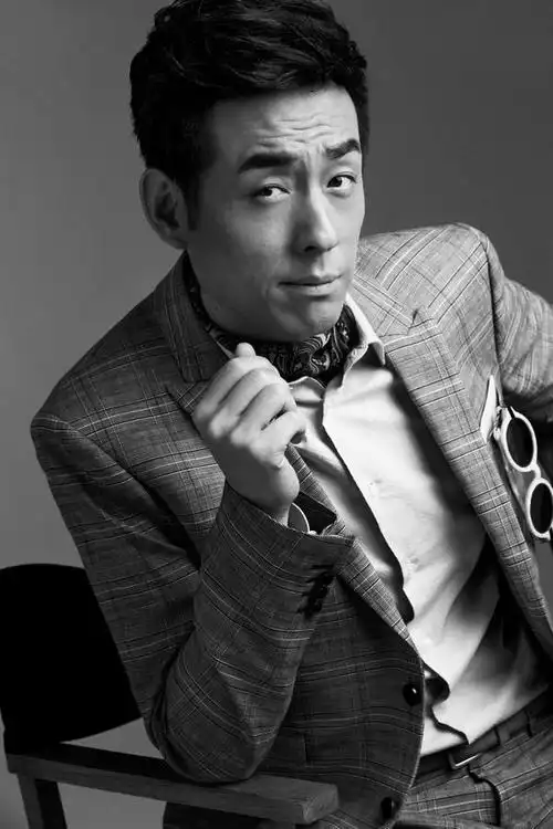 在合作排练的时候,另一位演员称刘欢是他最大的劲敌,因为刘欢的实力太