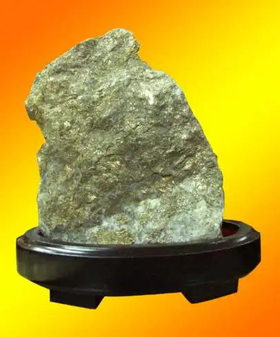 p>金矿石,指用人工或机械从 a href="#" data-lemmaid="2216981">