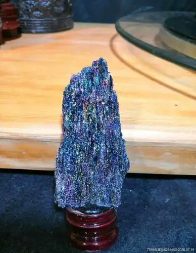 精品七彩石摆件,11*5*2.5厘米