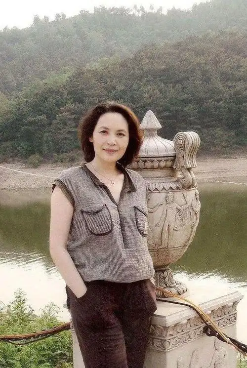 嫁富商移居加拿大北影金花李秀明的现状证明刘晓庆说的对