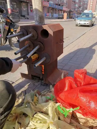 看看烤玉米的专业小炉子