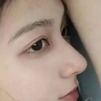 伤感半张脸女生头像