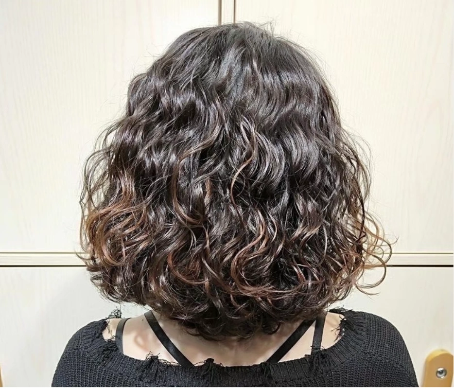 满头烫小卷,真洋气,适合各个年龄段