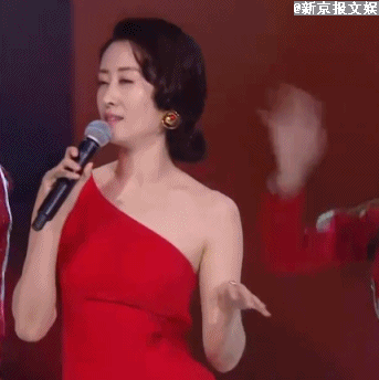 《红色高跟鞋》,其中"大姐"刘敏涛沉浸其中,自我陶醉的表情火速登上热