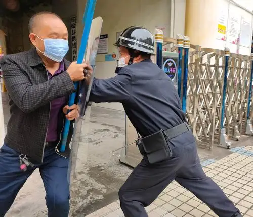 建始红缨第一幼儿园 反恐防暴演练活动 - 美篇