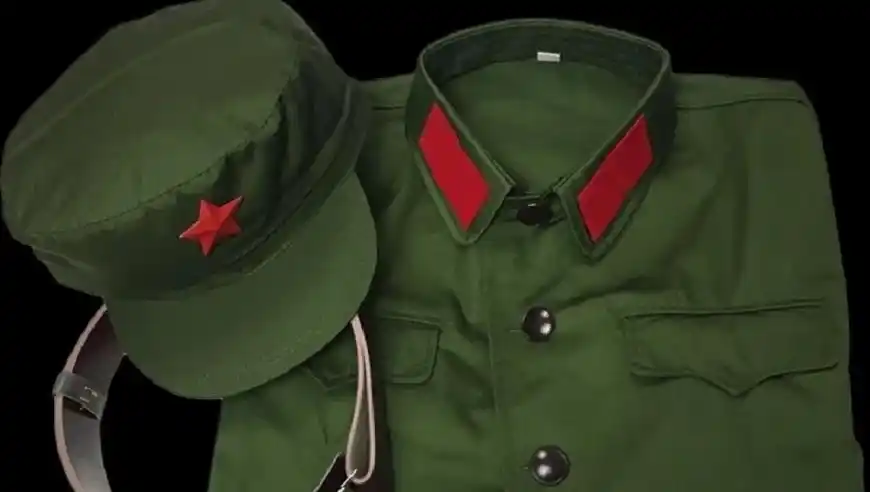 55式军服才配称"经典",65式只是老兵的情结?你更喜欢哪款?