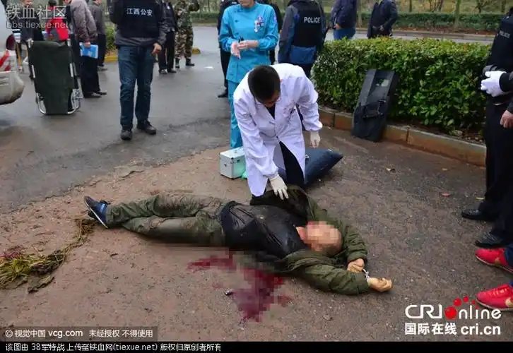 狂徒枪击警察,武警一枪击毙