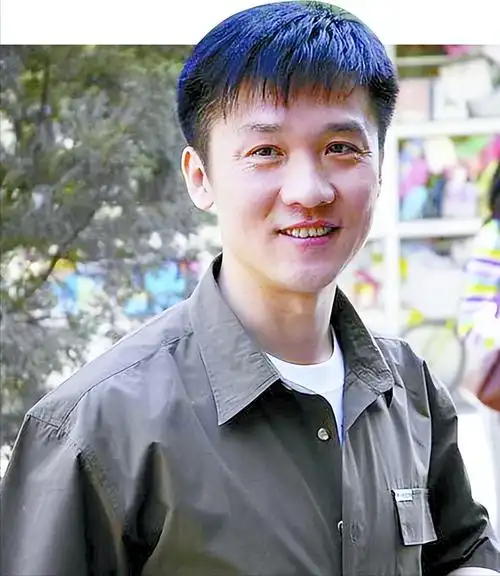 回顾演员许云帆娶黄志忠前妻何音和继子处成朋友至今无子