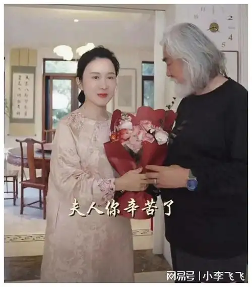 张纪中一家五口难得同框全家好似三代人向老婆甜蜜表白