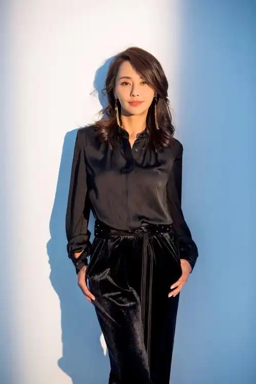 《只为遇见你》公布全阵容 马雅舒饰干练女总裁霸气回归