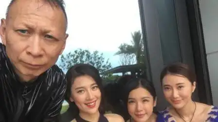 52岁李明全家近照曝光 老婆隐藏了21年, 两个女儿长得比明星还漂亮