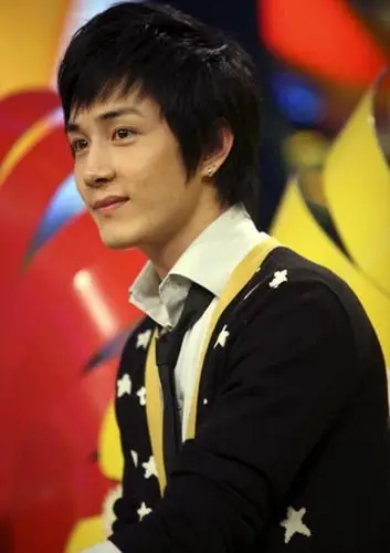 同为韩国艺人,也在中国发展的李承铉昨日接受采访,他坦言留在中国发展