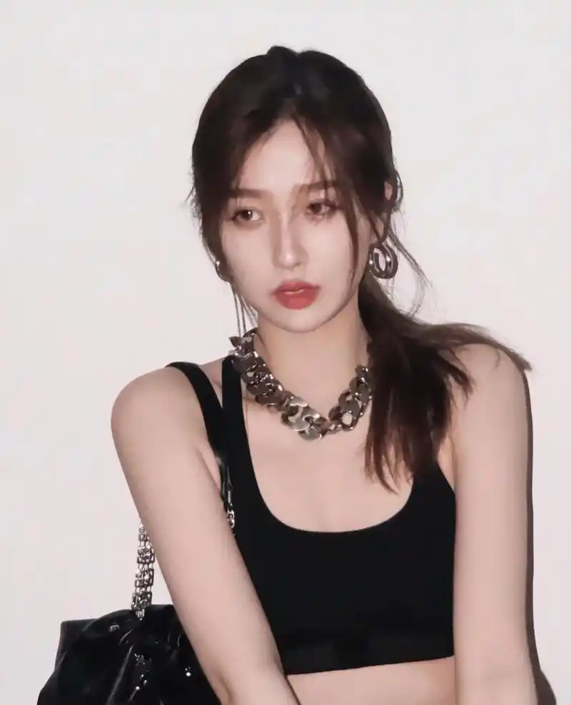 奶欣星球90 #虞书欣 氛围感美女欣欣子#热门 #流量 # - 抖音