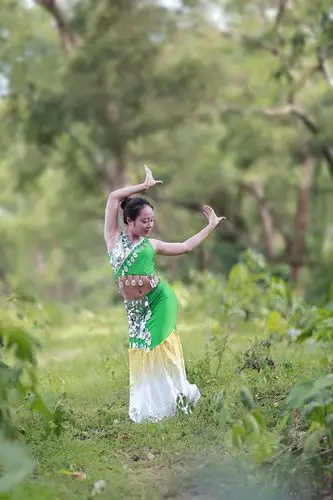 傣族美女图片傣族舞蹈图片