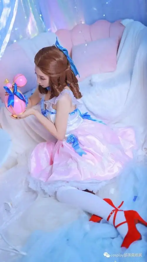 【一点资讯】cos:第五人格调香师红菱艳cos正片@小槿汐汐子 www.yidia