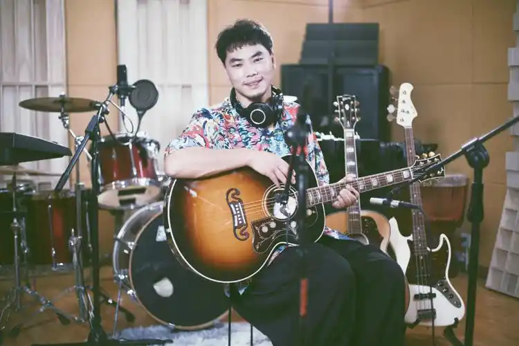 原创音乐人张思成一曲《春城》为cop15添彩