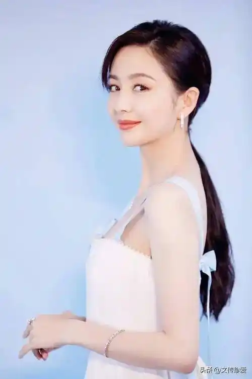 一分钟看看气质女神佟丽娅到底有多迷人_阅读文章_内容_引导