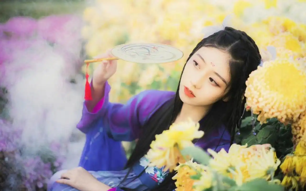 美艳灵动古风汉服美女写真图片桌面壁纸