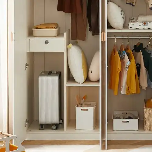 全友家居衣服收纳储物衣柜现代简约落地靠墙立柜实木拉手衣橱660106