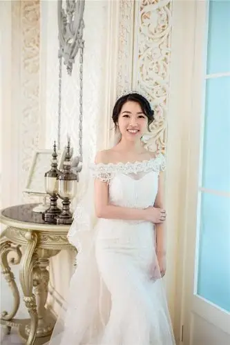 e html>   劳锡安,霍颖佩结婚请柬吉日:2016-01