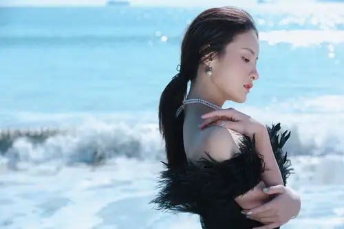 赖雨蒙海滩壁纸