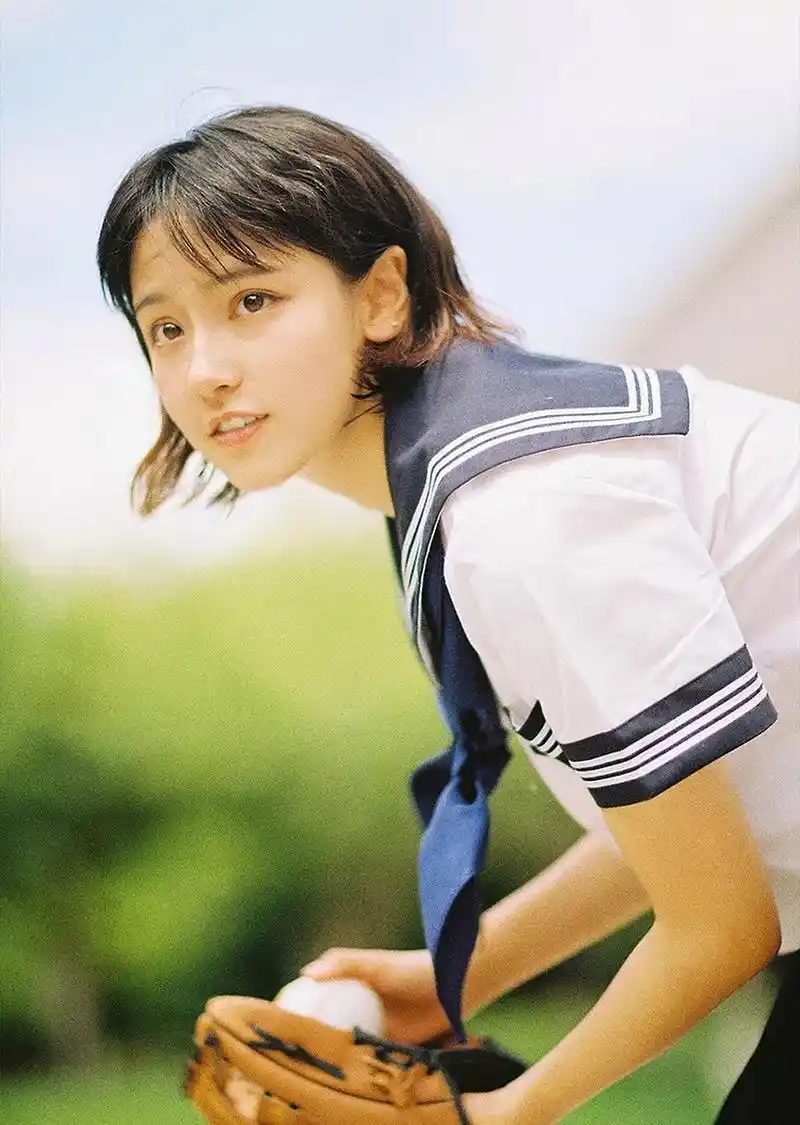 成果,江苏无锡人,中国内地女演员.