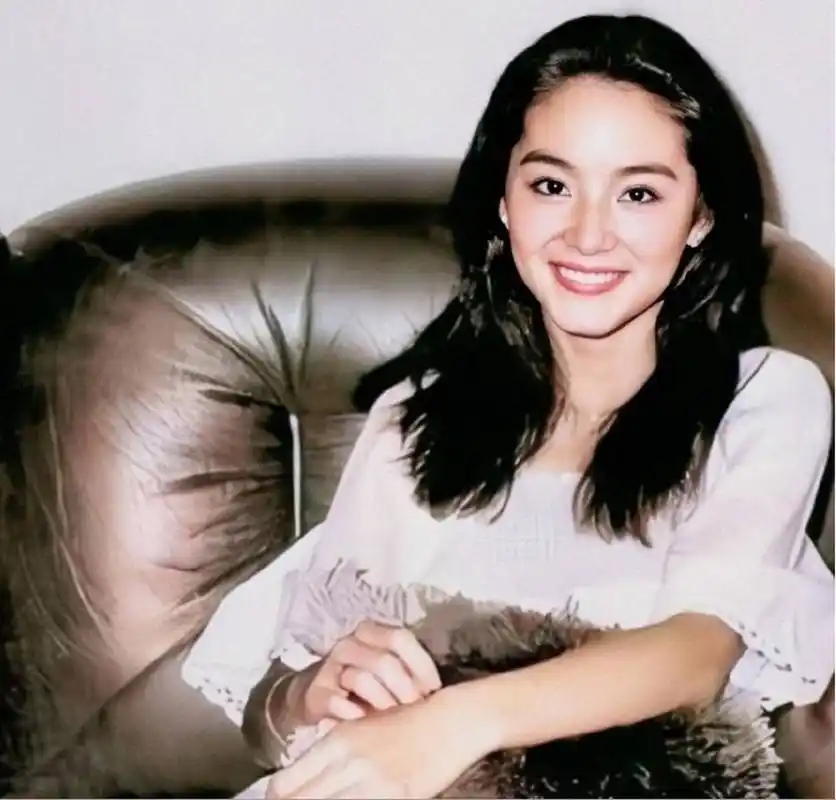 林青霞年轻时清纯与英气交相辉映!