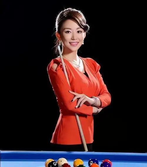 九球天后潘晓婷41岁身价8亿仍未婚她到底在追求什么