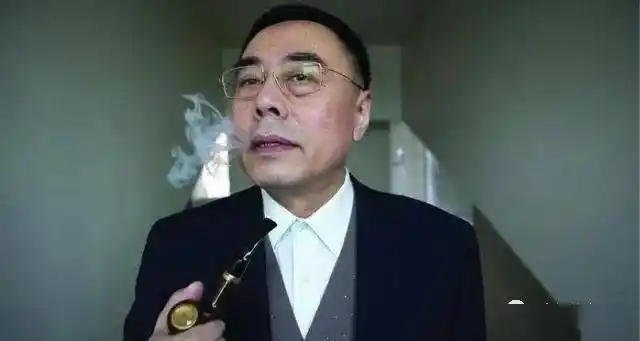 湖南益阳惊现1500亿首富他是中国电子烟之王