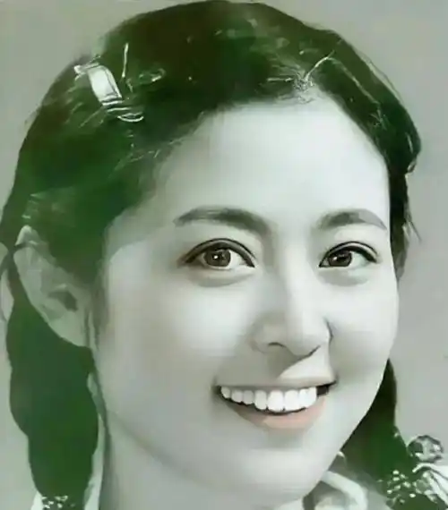 年轻时的王菲～▲图三:年轻时的蒋雯丽～▲图四:年轻时的宋丹丹～▲图