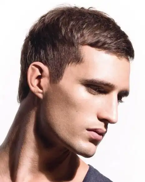 男生发际线后移m型什么发型比较合适
