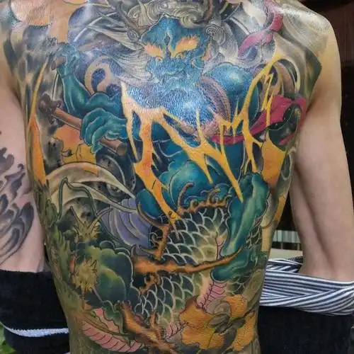 满背雷神承载者真是太瘦了_纹身吧社区 - 纹身大咖