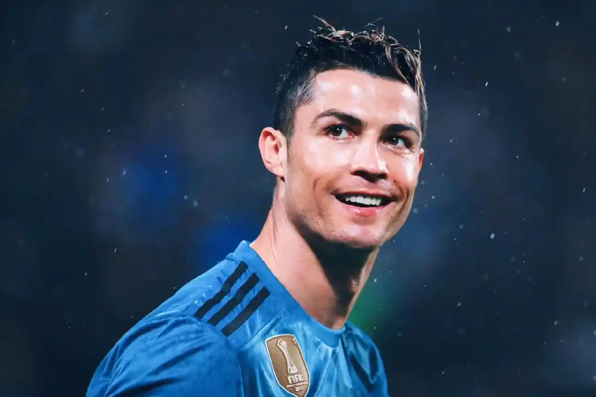 c罗 5年前的今天,c罗对阵尤文图斯的欧冠四分之一决赛中打 - 抖音