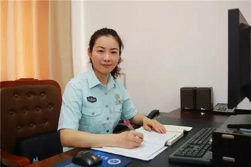 部队文职人员:非现役文职最新服装(2)