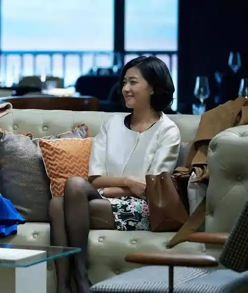 万茜的节俭品质不仅体现在这次丝袜事件上更贯穿在她日常生活中