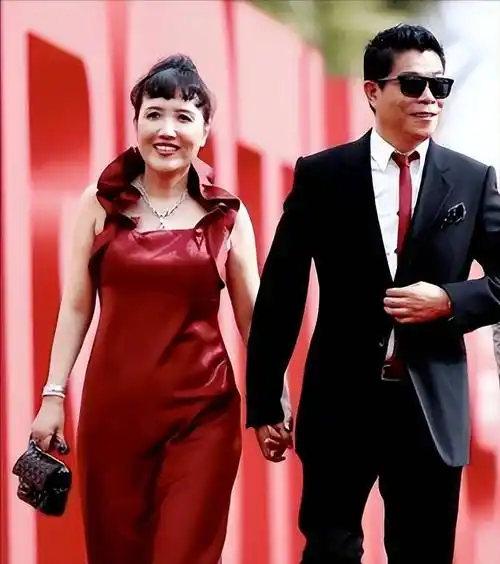 强吻陈坤和朱孝天玩通宵,拉赵丽颖入伙被袁立炮轰_王中军_北京_视频