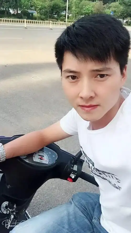 兴趣爱好:户外运动职业:装修性格:开朗籍贯:湖南常驻地:桂阳微信号