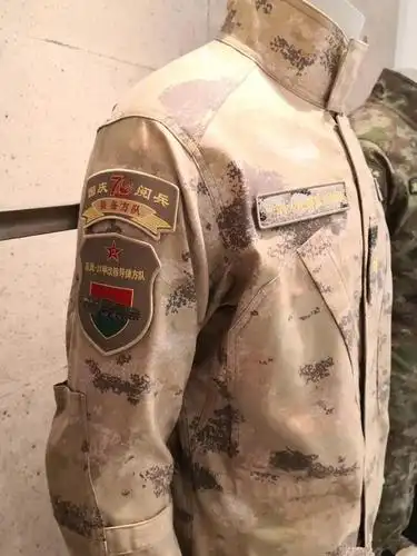 解放军官方发布新式星空迷彩作训服视频