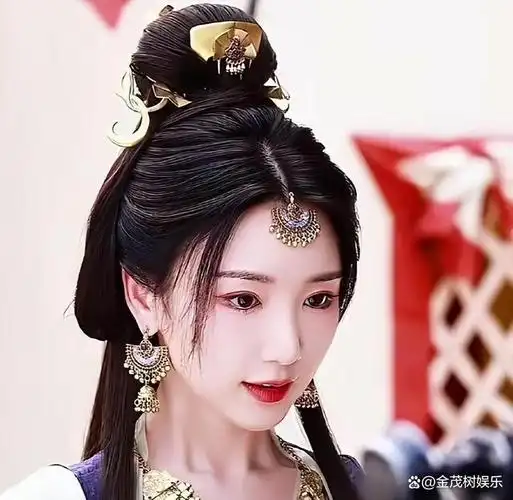 毛晓彤:亲爹敲诈5000万,男友背叛,"大公主"的痛苦你想象不到